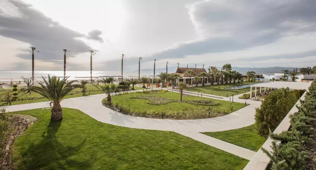 پالم وینگز بیچ ریزورت